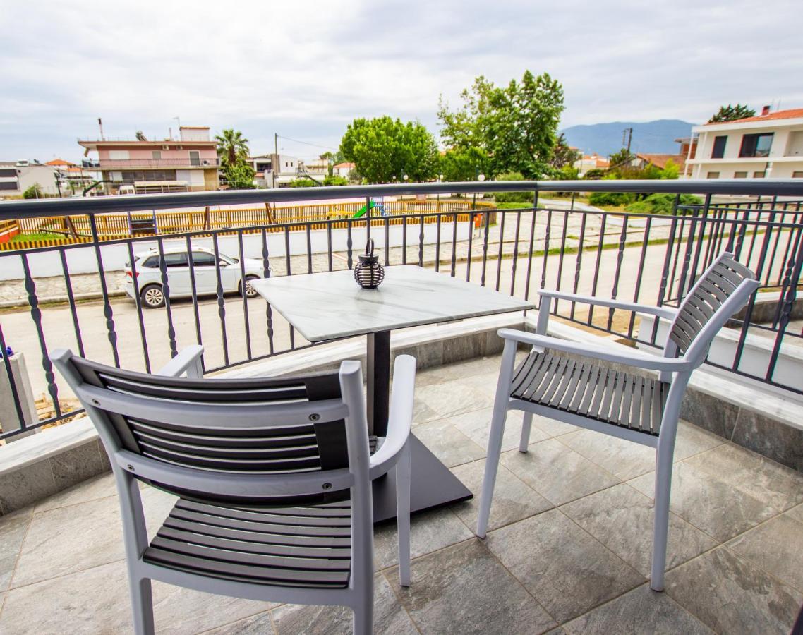 Thea Comfy Living Aparthotel Vrasná Екстериор снимка