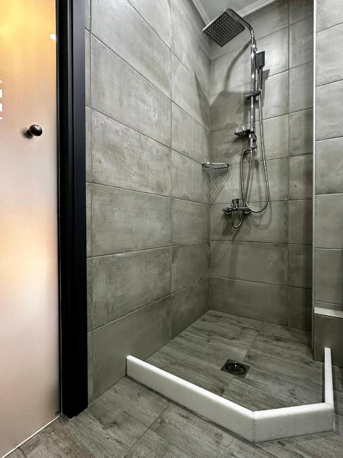 Thea Comfy Living Aparthotel Vrasná Екстериор снимка