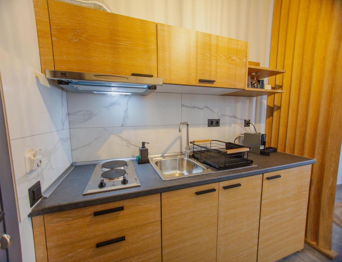 Thea Comfy Living Aparthotel Vrasná Екстериор снимка