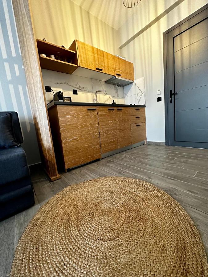 Thea Comfy Living Aparthotel Vrasná Екстериор снимка
