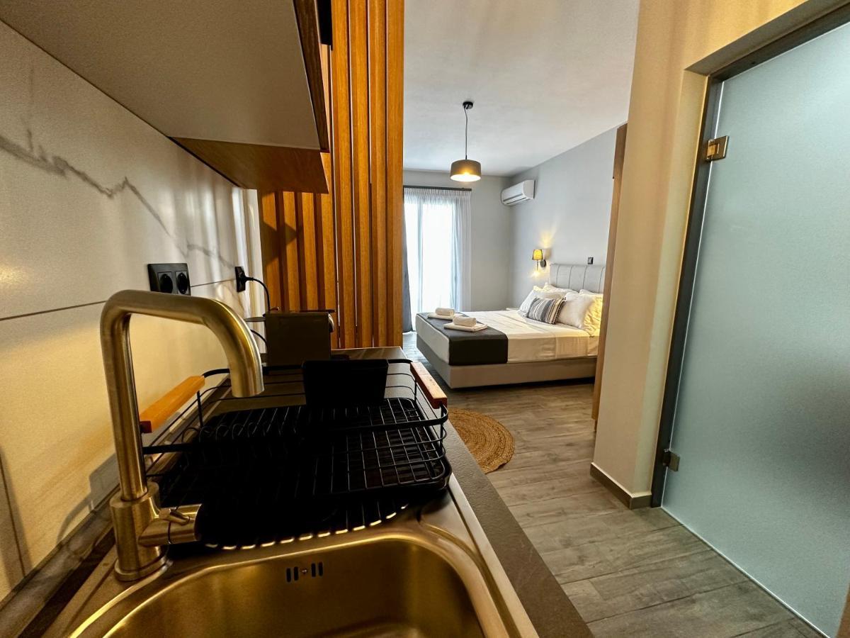 Thea Comfy Living Aparthotel Vrasná Екстериор снимка